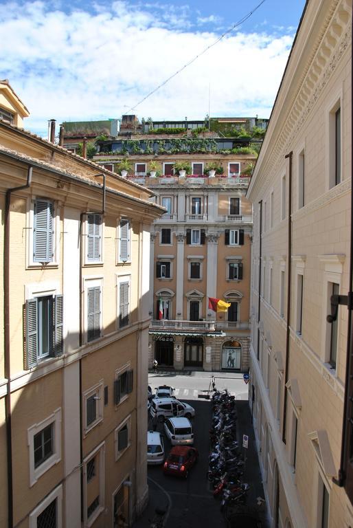 App Leoncino Design Apartment In Rome
